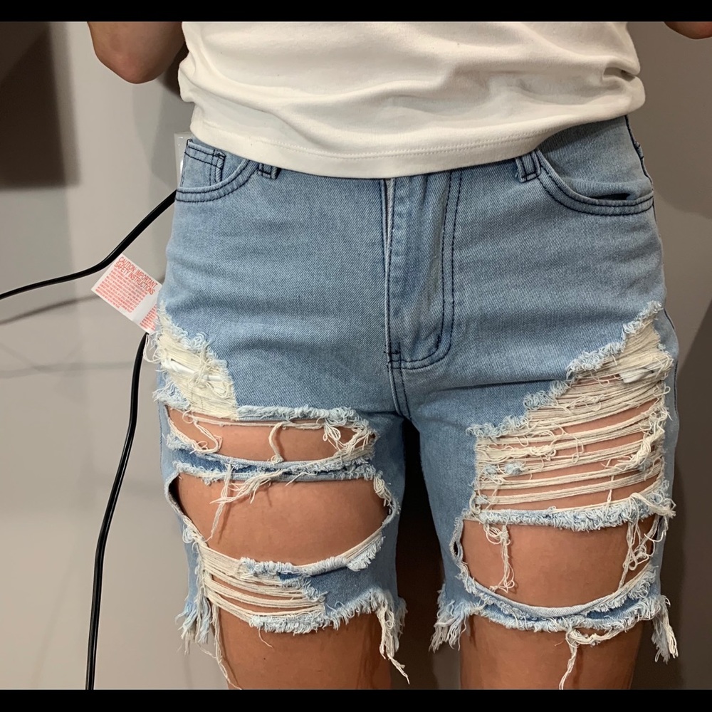 Riped Boyfriend Jean Shorts